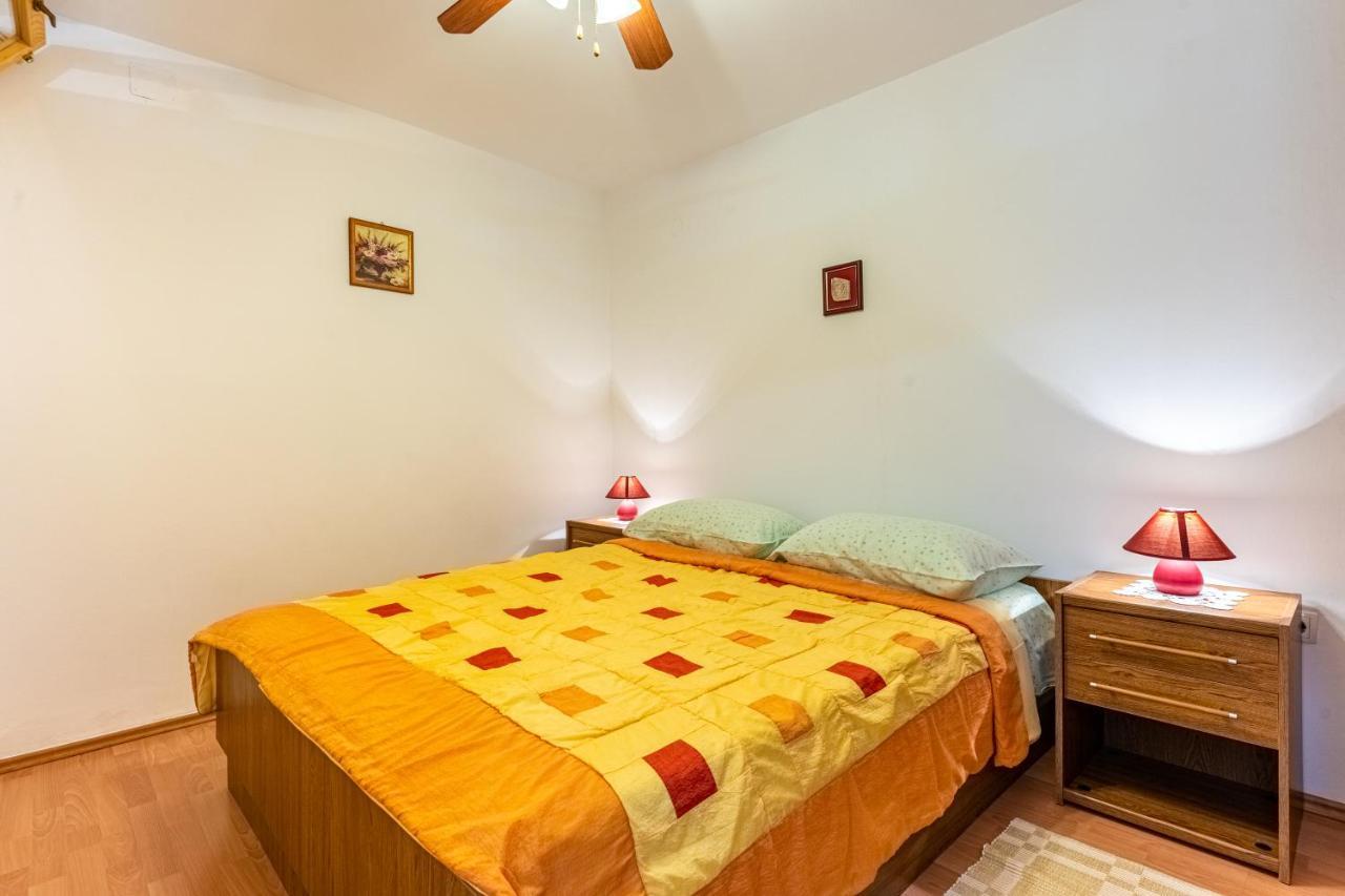 Kovacine Apartment เซรส ภายนอก รูปภาพ