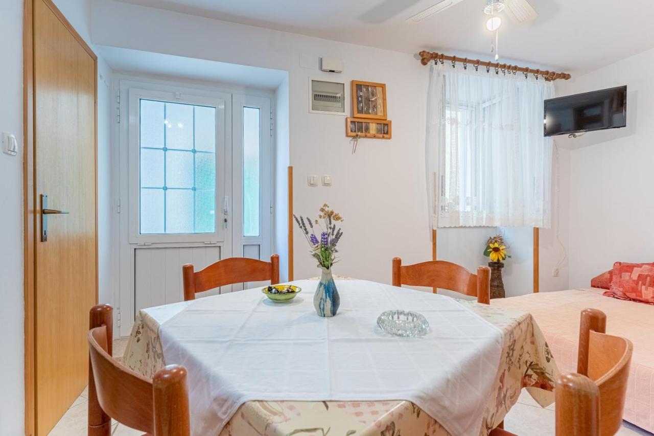 Kovacine Apartment เซรส ภายนอก รูปภาพ